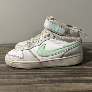 Nike Women’s Size 7.5 Court Borough Mid 2 CD7782-011 White Casual Shoes Sneakers